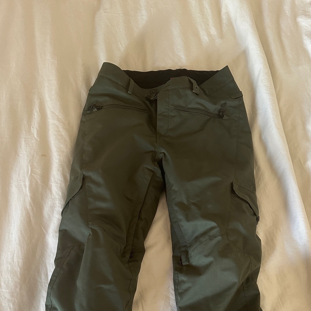 686 Women’s insulated Olive Green Cargo Ski Pants